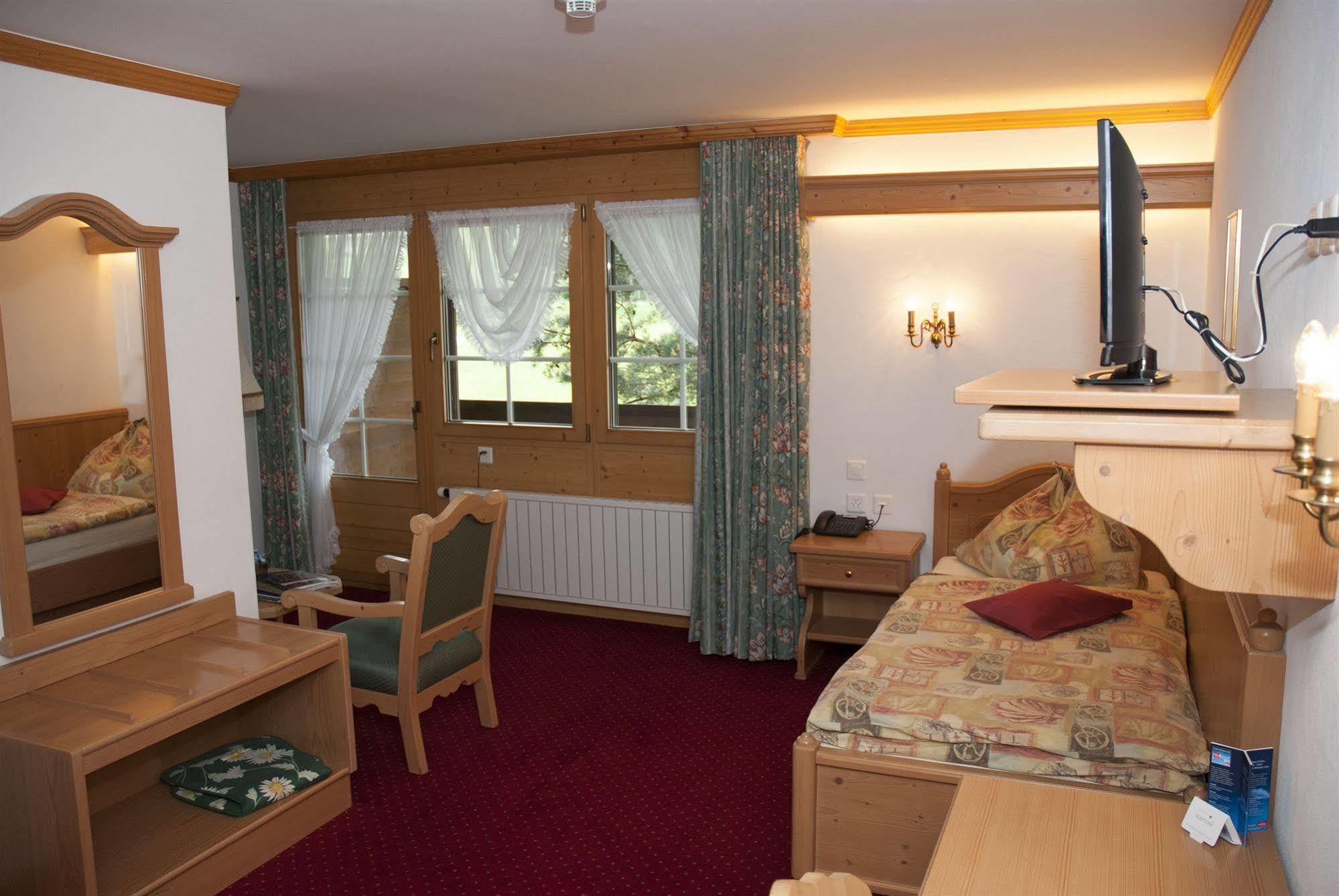 Hotel Simmenhof Ленк Екстер'єр фото